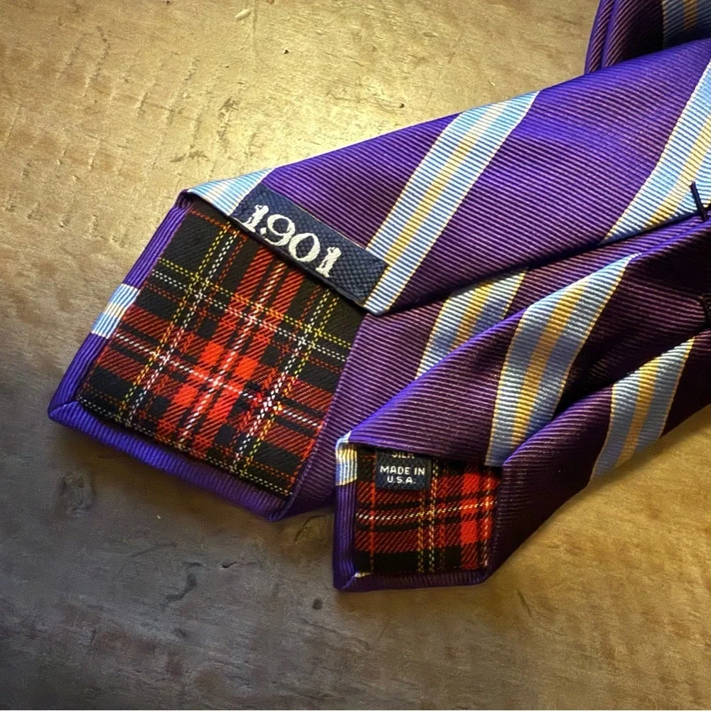 1901 Elegant Purple and Blue Tie